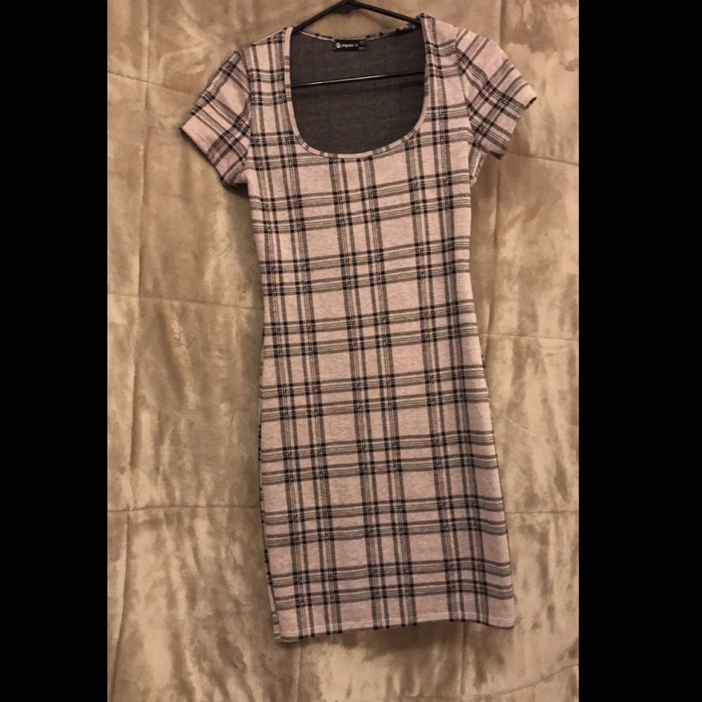 Plaid dress grey tones